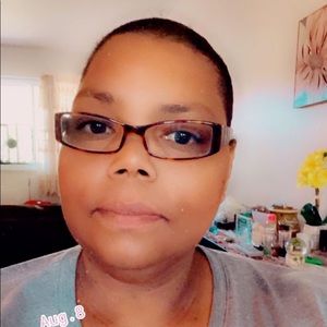 Meet your Posher, Ana d.